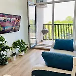 Апартаменти з терасою та коконом з видом на світанок