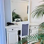 Апартаменти з терасою та коконом з видом на світанок