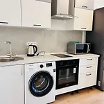 з терасою та коконом з видом на світанок