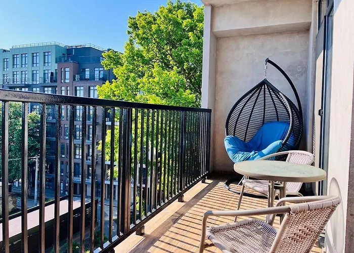 з терасою та коконом з видом на світанок Apartment *