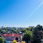 з терасою та коконом з видом на світанок Appartement Odessa
